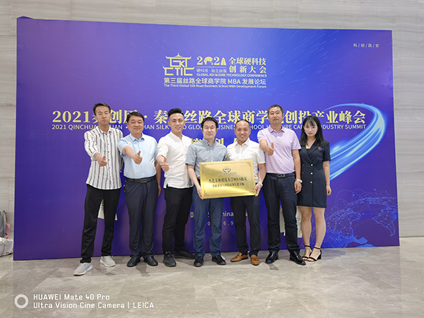 8f4d7b7e7bb94d66a1c628eeff26064e.jpg 12.jpg